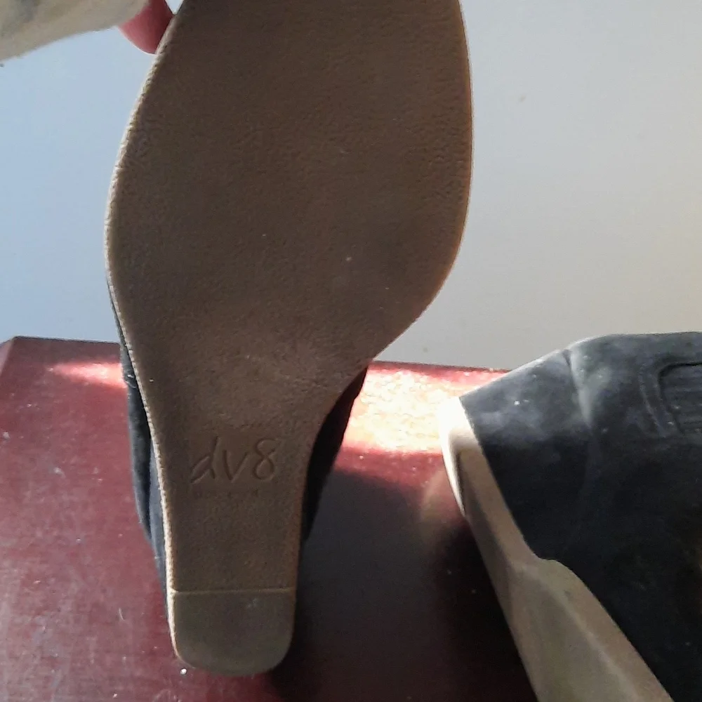 DV8 Dolce Vita Bria Black Suede Wedge Bootie Size 8.5